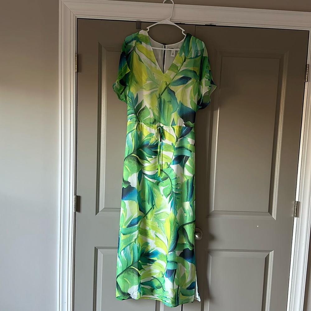 New, never worn White House black market caftan maxi size S